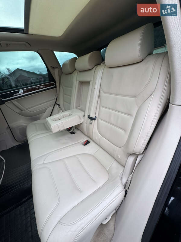 Внедорожник / Кроссовер Volkswagen Touareg 2012 в Межгорье