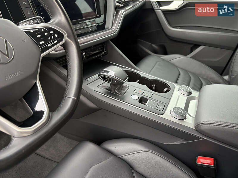 Внедорожник / Кроссовер Volkswagen Touareg 2021 в Луцке