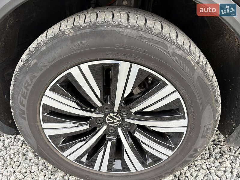 Внедорожник / Кроссовер Volkswagen Touareg 2021 в Луцке
