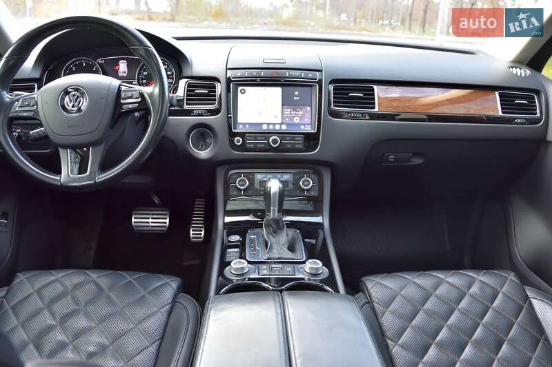 Позашляховик / Кросовер Volkswagen Touareg 2017 в Харкові