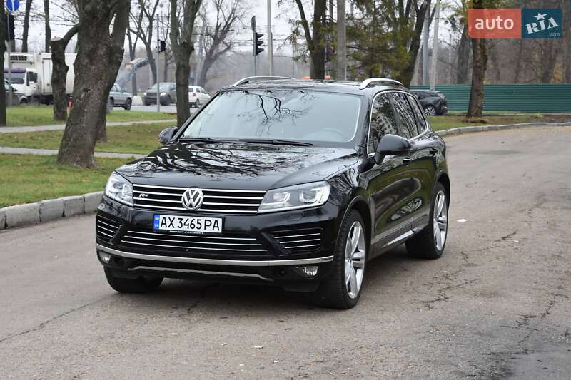 Позашляховик / Кросовер Volkswagen Touareg 2017 в Харкові
