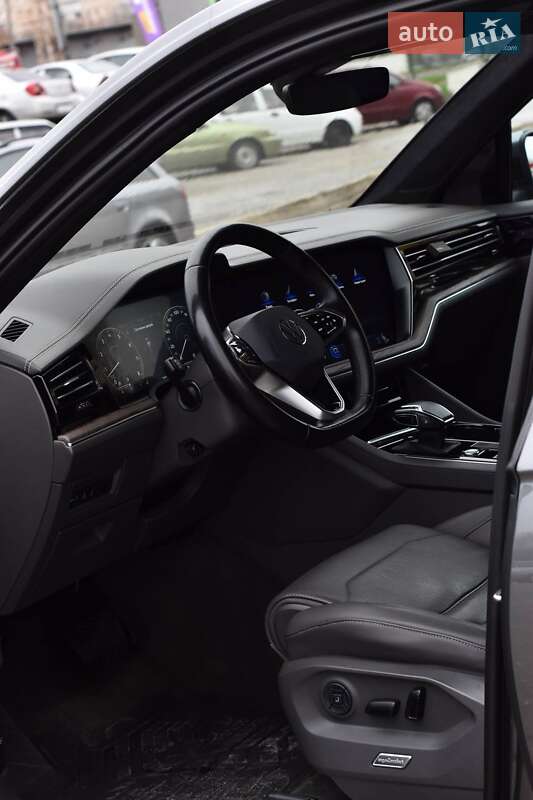 Внедорожник / Кроссовер Volkswagen Touareg 2020 в Кривом Роге
