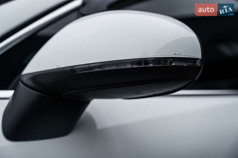 Позашляховик / Кросовер Volkswagen Touareg 2016 в Києві фото 13 Позашляховик / Кросовер Volkswagen Touareg 2016 в Києві