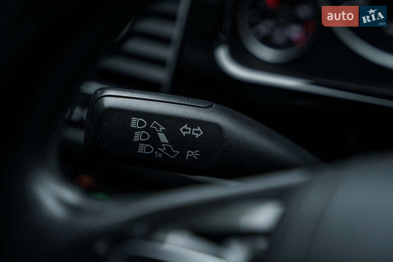 Позашляховик / Кросовер Volkswagen Touareg 2016 в Києві фото 33 Позашляховик / Кросовер Volkswagen Touareg 2016 в Києві