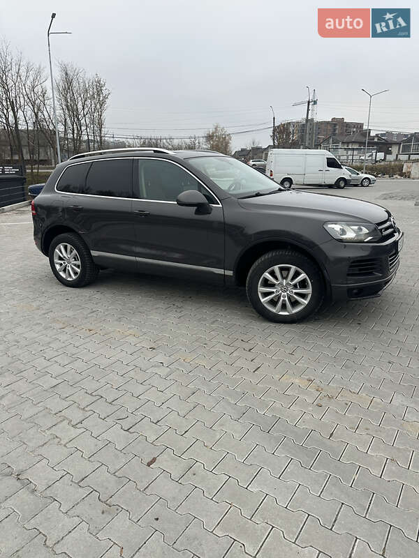 Внедорожник / Кроссовер Volkswagen Touareg 2010 в Хмельницком