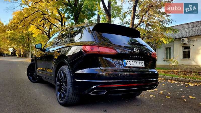 Внедорожник / Кроссовер Volkswagen Touareg 2020 в Николаеве