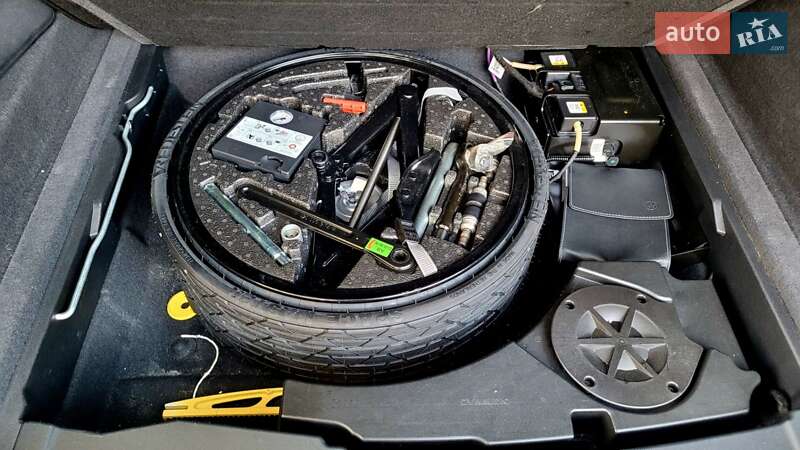 Внедорожник / Кроссовер Volkswagen Touareg 2020 в Николаеве