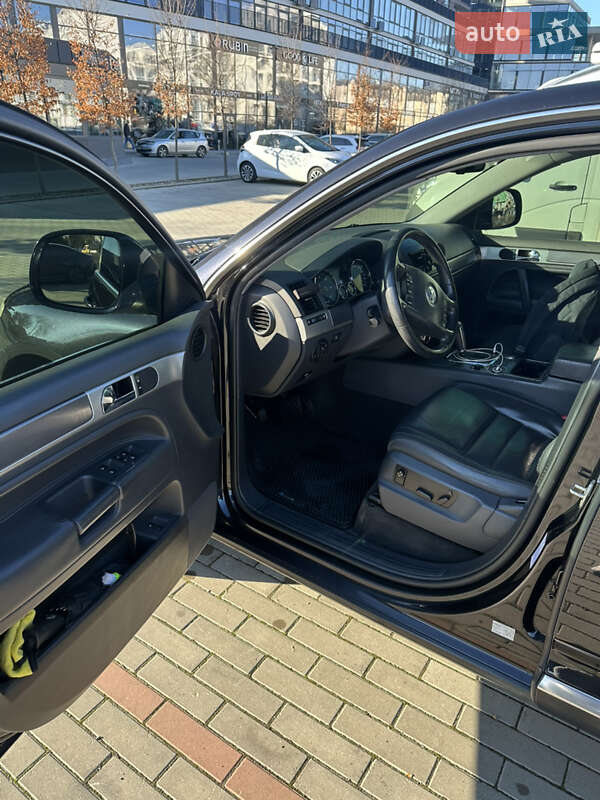 Внедорожник / Кроссовер Volkswagen Touareg 2007 в Ужгороде