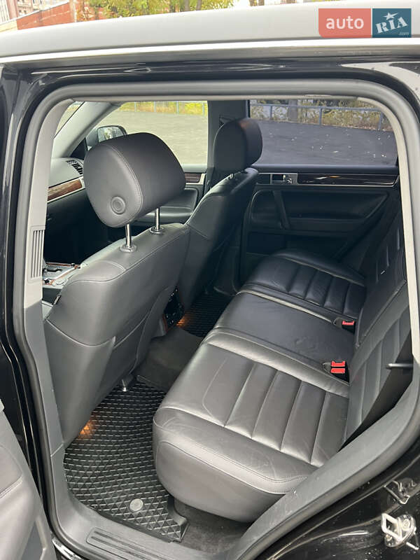 Позашляховик / Кросовер Volkswagen Touareg 2008 в Києві