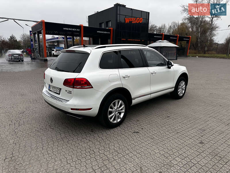 Позашляховик / Кросовер Volkswagen Touareg 2014 в Полтаві