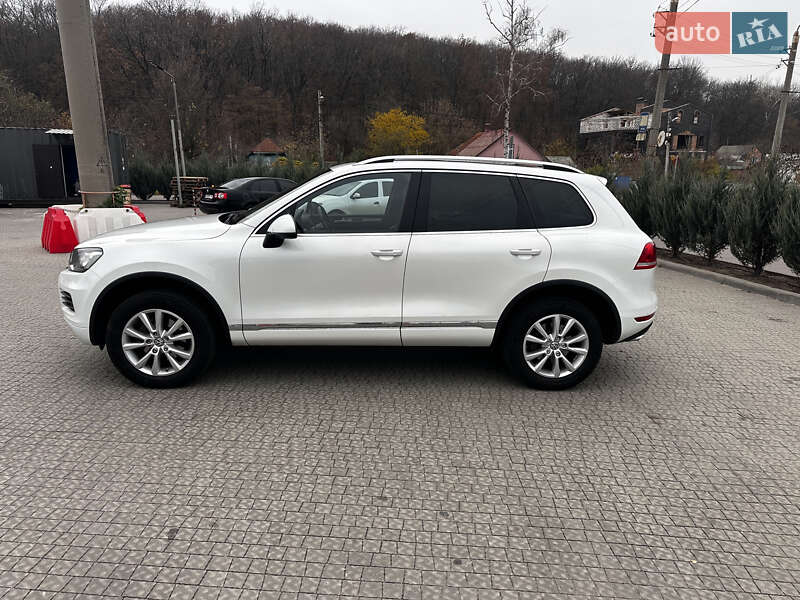 Позашляховик / Кросовер Volkswagen Touareg 2014 в Полтаві