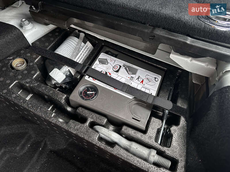 Позашляховик / Кросовер Volkswagen Touareg 2014 в Полтаві