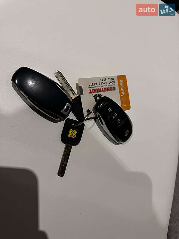 Позашляховик / Кросовер Volkswagen Touareg 2014 в Полтаві