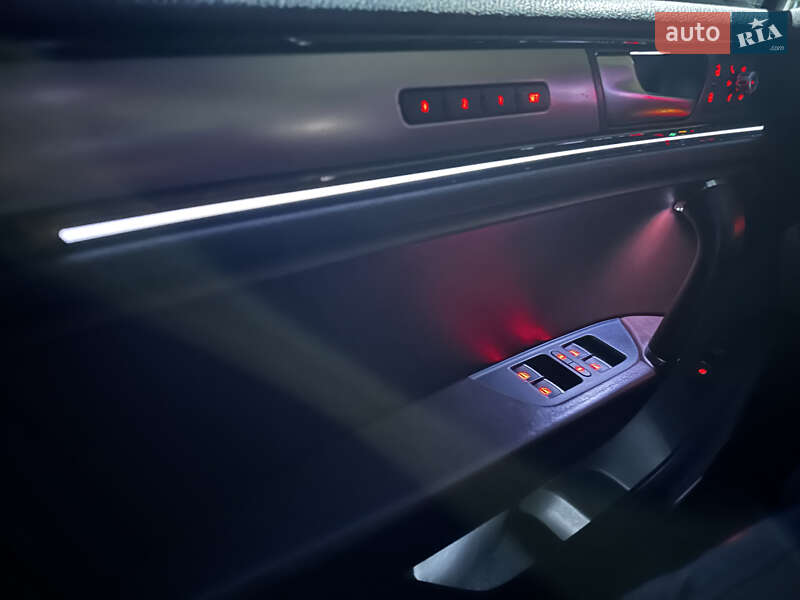 Позашляховик / Кросовер Volkswagen Touareg 2014 в Полтаві