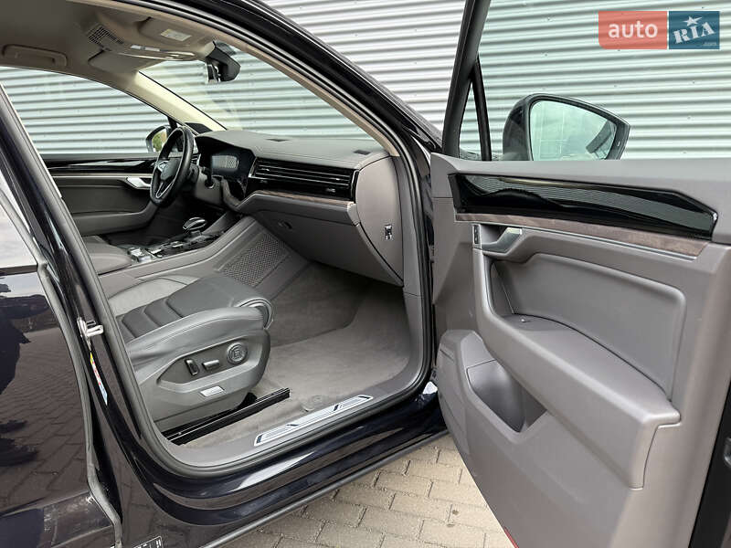 Внедорожник / Кроссовер Volkswagen Touareg 2021 в Ровно