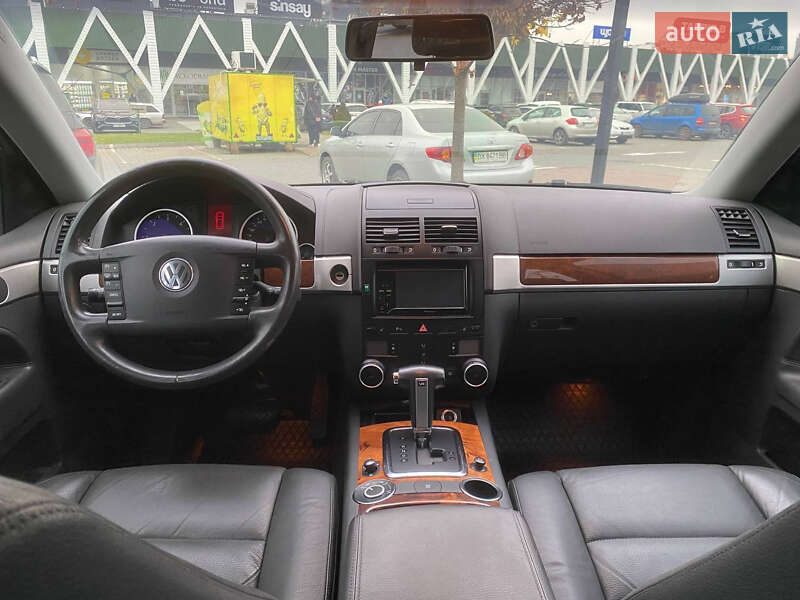 Позашляховик / Кросовер Volkswagen Touareg 2007 в Хмельницькому
