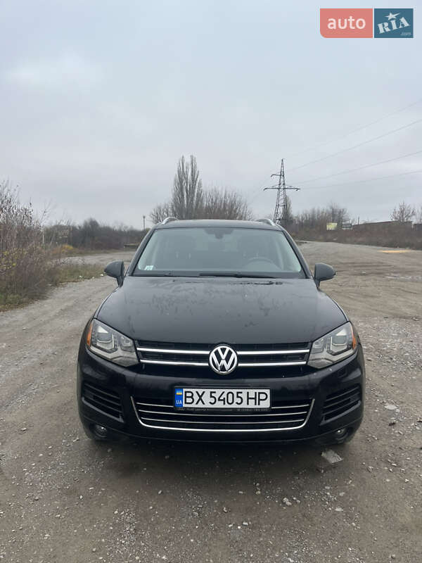 Внедорожник / Кроссовер Volkswagen Touareg 2011 в Каменец-Подольском