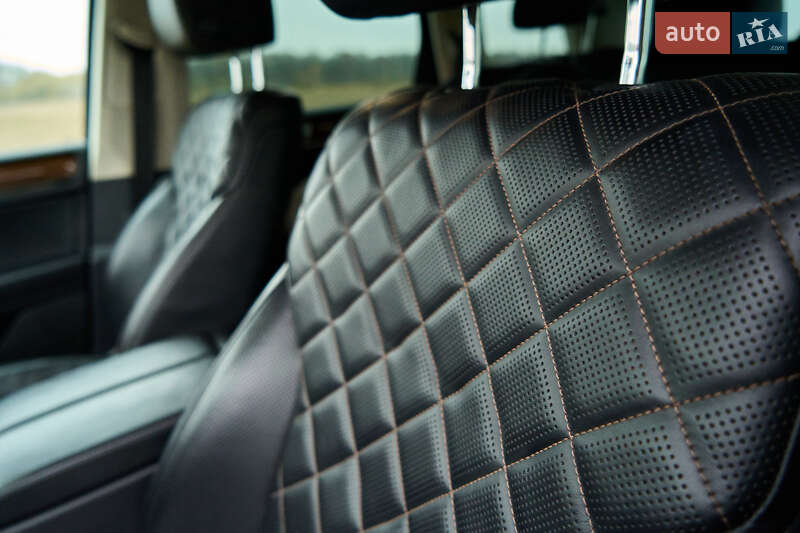 Внедорожник / Кроссовер Volkswagen Touareg 2017 в Бердичеве