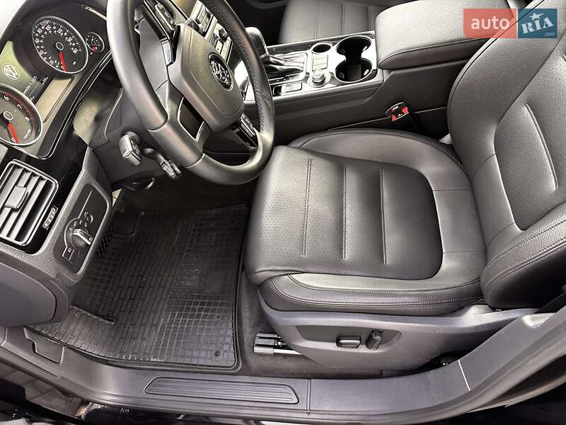 Внедорожник / Кроссовер Volkswagen Touareg 2015 в Харькове фото 18 Внедорожник / Кроссовер Volkswagen Touareg 2015 в Харькове