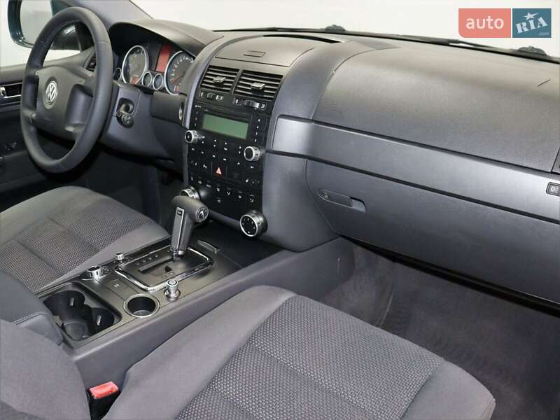 Позашляховик / Кросовер Volkswagen Touareg 2008 в Рівному