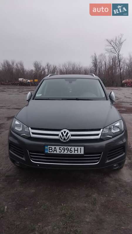 Внедорожник / Кроссовер Volkswagen Touareg 2011 в Кропивницком