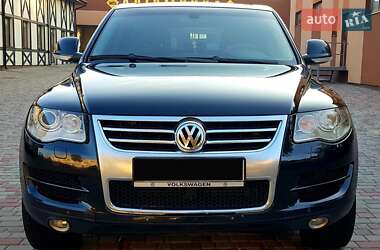 Позашляховик / Кросовер Volkswagen Touareg 2008 в Рівному
