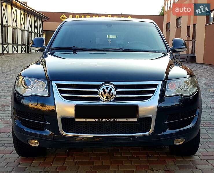 Позашляховик / Кросовер Volkswagen Touareg 2008 в Рівному