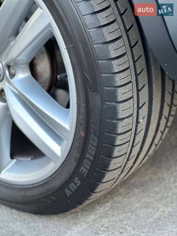 Позашляховик / Кросовер Volkswagen Touareg 2011 в Кам'янець-Подільському