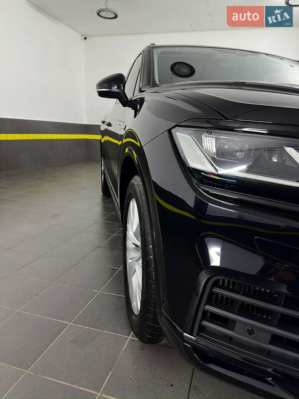 Позашляховик / Кросовер Volkswagen Touareg 2019 в Козятині