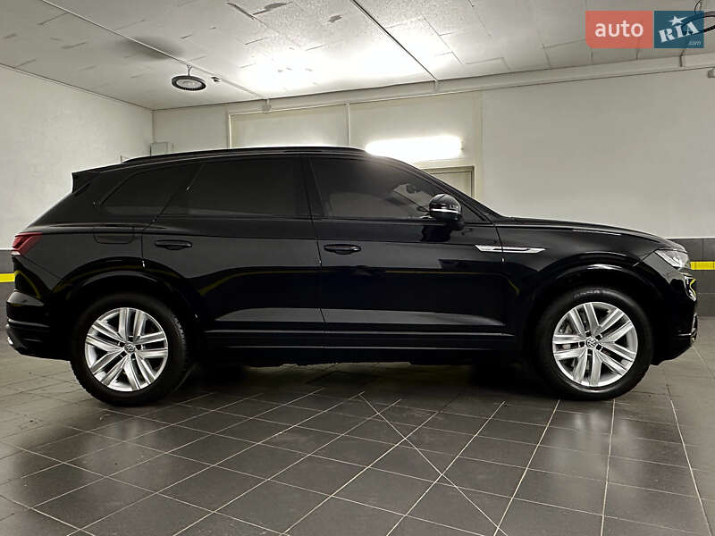 Позашляховик / Кросовер Volkswagen Touareg 2019 в Козятині