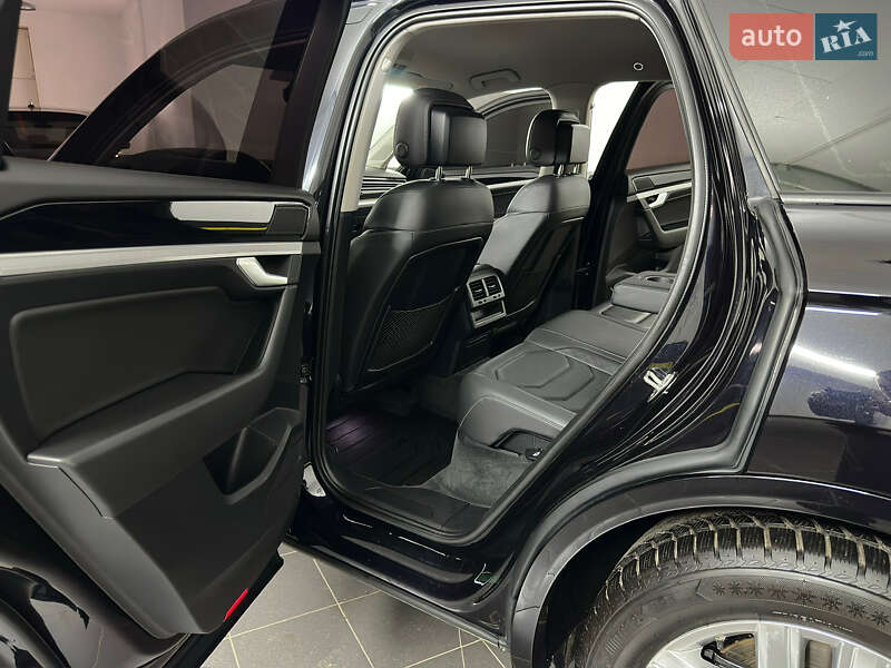 Позашляховик / Кросовер Volkswagen Touareg 2019 в Козятині