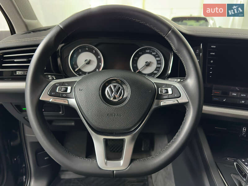 Позашляховик / Кросовер Volkswagen Touareg 2019 в Козятині