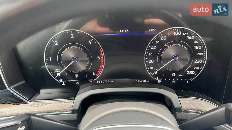 Позашляховик / Кросовер Volkswagen Touareg 2020 в Рівному