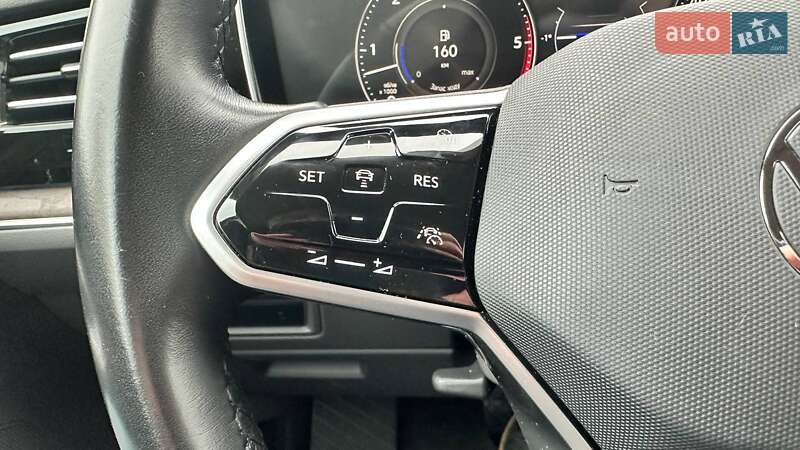 Позашляховик / Кросовер Volkswagen Touareg 2020 в Рівному