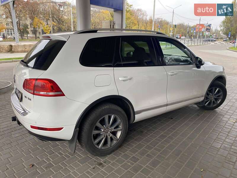 Позашляховик / Кросовер Volkswagen Touareg 2012 в Миколаєві