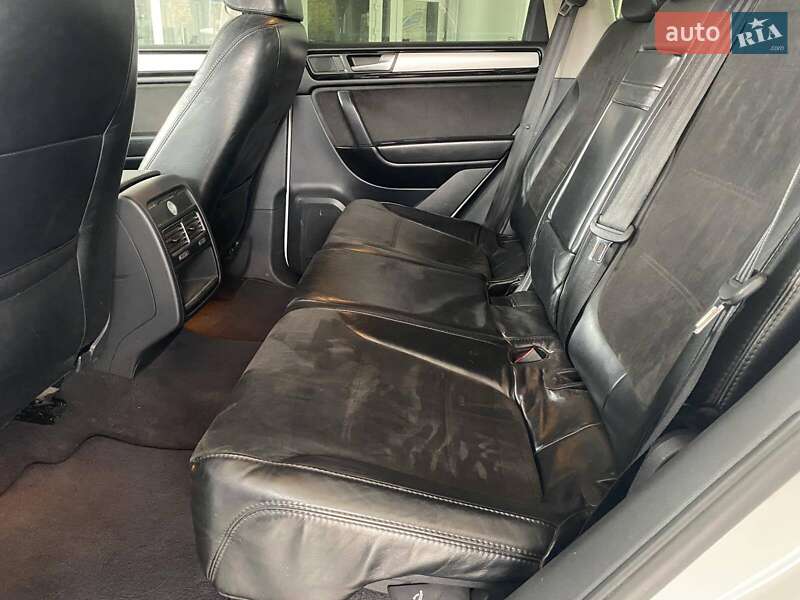 Позашляховик / Кросовер Volkswagen Touareg 2012 в Миколаєві