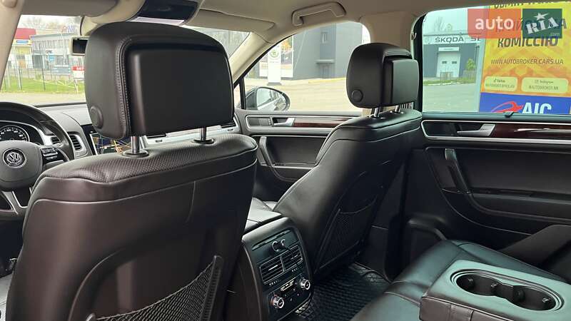 Позашляховик / Кросовер Volkswagen Touareg 2014 в Миколаєві