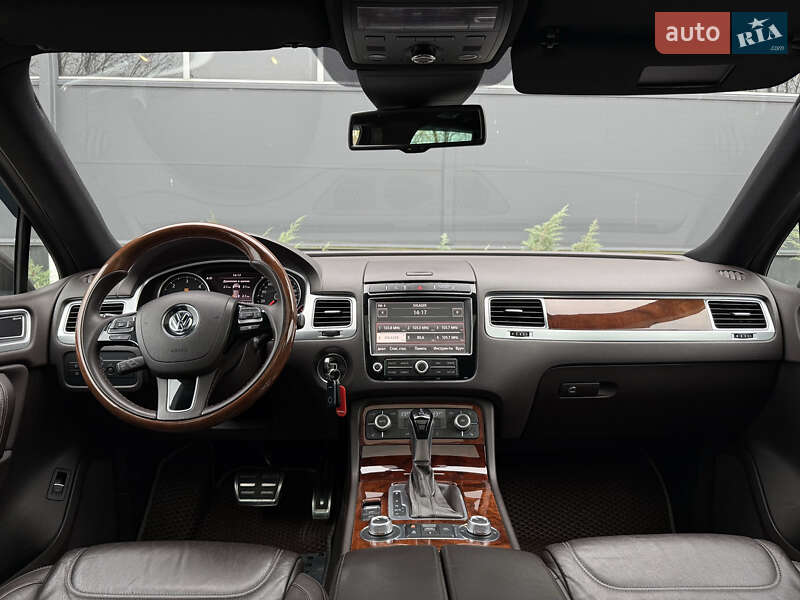 Позашляховик / Кросовер Volkswagen Touareg 2016 в Білій Церкві