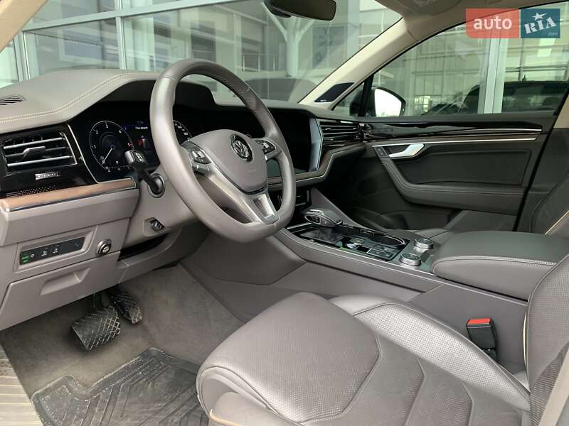 Внедорожник / Кроссовер Volkswagen Touareg 2019 в Львове фото 15 Внедорожник / Кроссовер Volkswagen Touareg 2019 в Львове