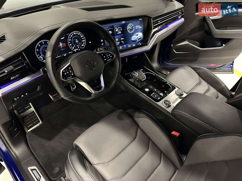 Позашляховик / Кросовер Volkswagen Touareg 2022 в Києві