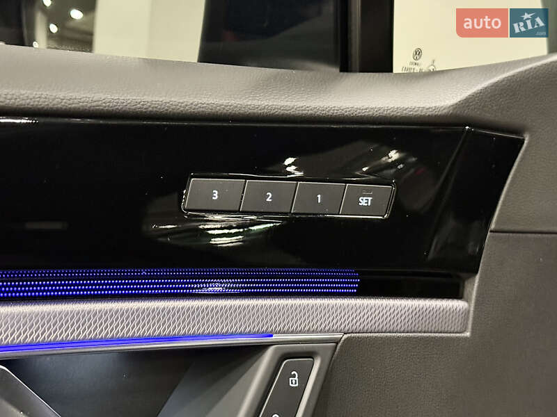 Позашляховик / Кросовер Volkswagen Touareg 2022 в Києві