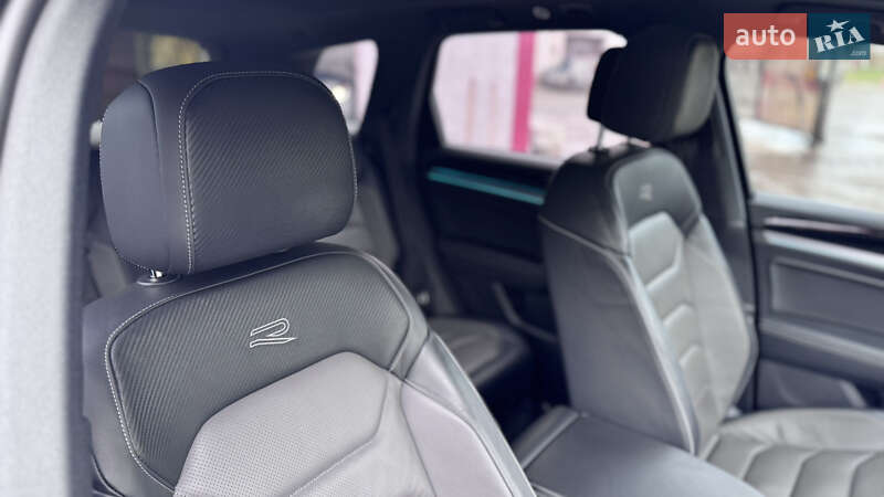 Позашляховик / Кросовер Volkswagen Touareg 2022 в Києві