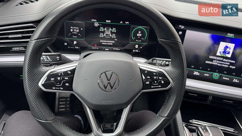 Позашляховик / Кросовер Volkswagen Touareg 2022 в Києві