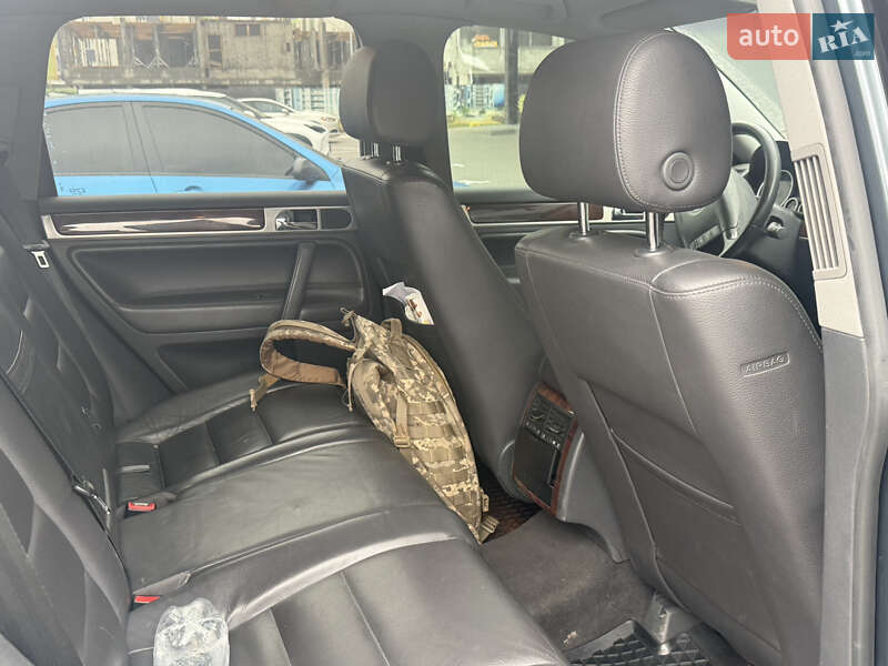 Позашляховик / Кросовер Volkswagen Touareg 2008 в Києві