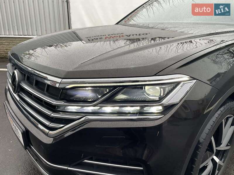 Позашляховик / Кросовер Volkswagen Touareg 2022 в Харкові