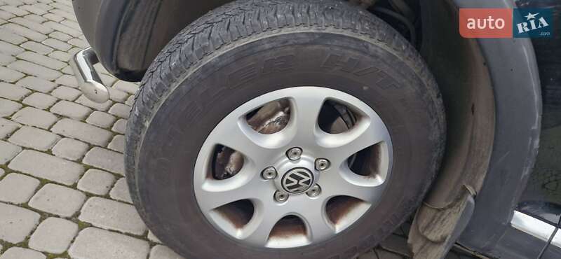 Внедорожник / Кроссовер Volkswagen Touareg 2003 в Львове