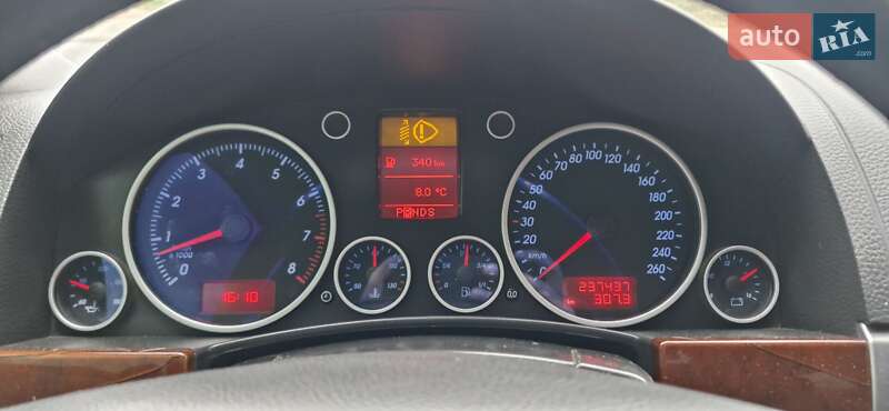 Внедорожник / Кроссовер Volkswagen Touareg 2003 в Львове