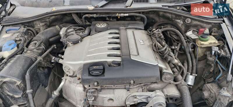 Внедорожник / Кроссовер Volkswagen Touareg 2003 в Львове