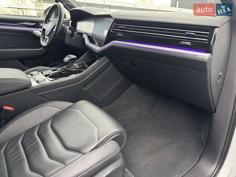 Внедорожник / Кроссовер Volkswagen Touareg 2020 в Хмельницком