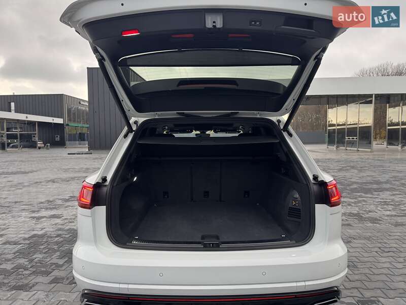 Внедорожник / Кроссовер Volkswagen Touareg 2020 в Хмельницком